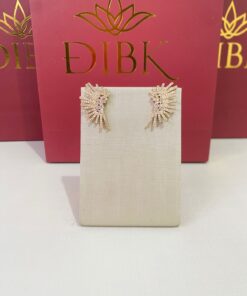 Brinco earcuff cravejado