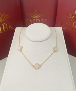Colar van cleef branca 3 flores