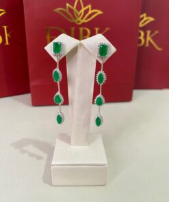 Brinco longo esmeralda