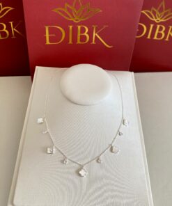 Colar van cleef madrepérola com pontos de luz