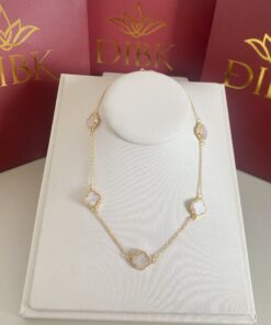 Colar van cleef branca