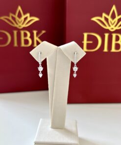 Argola com duas zircônias penduradas