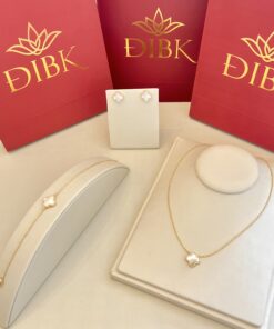 Conjunto van cleef branco