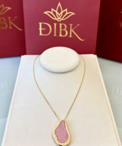 Colar design rosa
