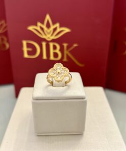 Anel van cleef