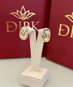 Brinco enrolado design dois tons