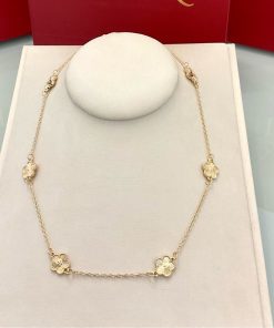 Colar van cleef curto