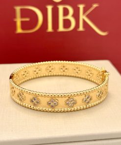 Bracelete trevo
