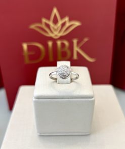 Anel redondo cravejado