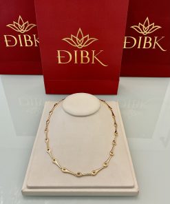 Colar design liso vazado