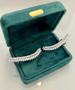 Brinco earcuff cravejado