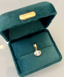 Pingente oval com cristal
