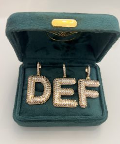 Pingente letras cravejadas