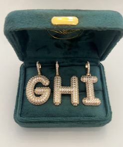 Pingentes letras cravejadas