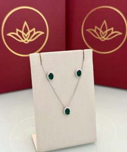 Conjunto oval esmeralda