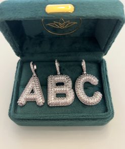 Pingente letras cravejada