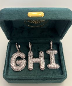 Pingente letras cravejada