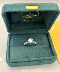 Anel Moissanite cravejado 7MM
