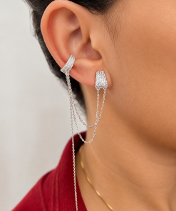 Brinco piercing cravejado com corrente