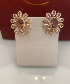 Brinco flor rosa cravejado