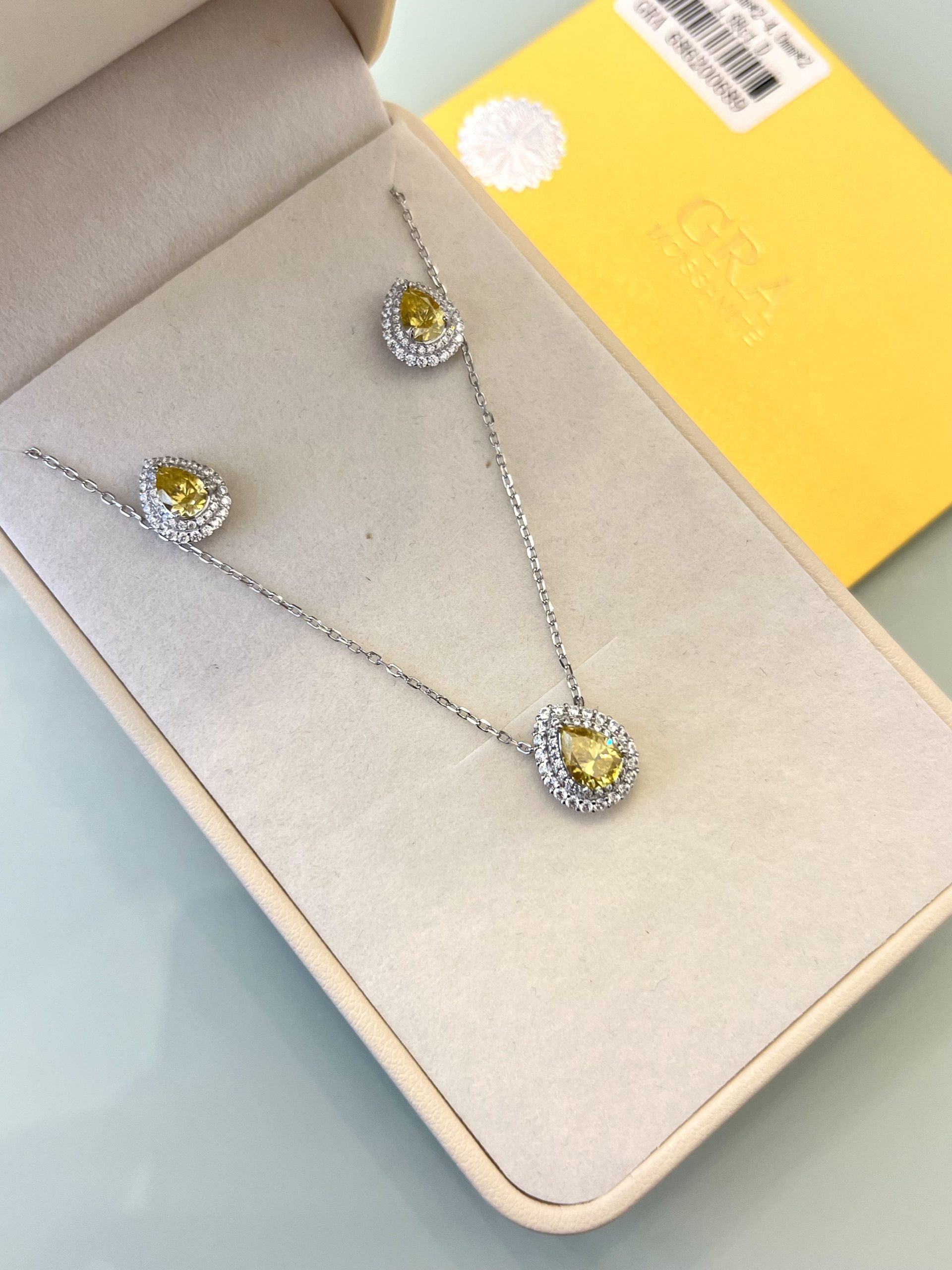 Conjunto moissanite gota citrino