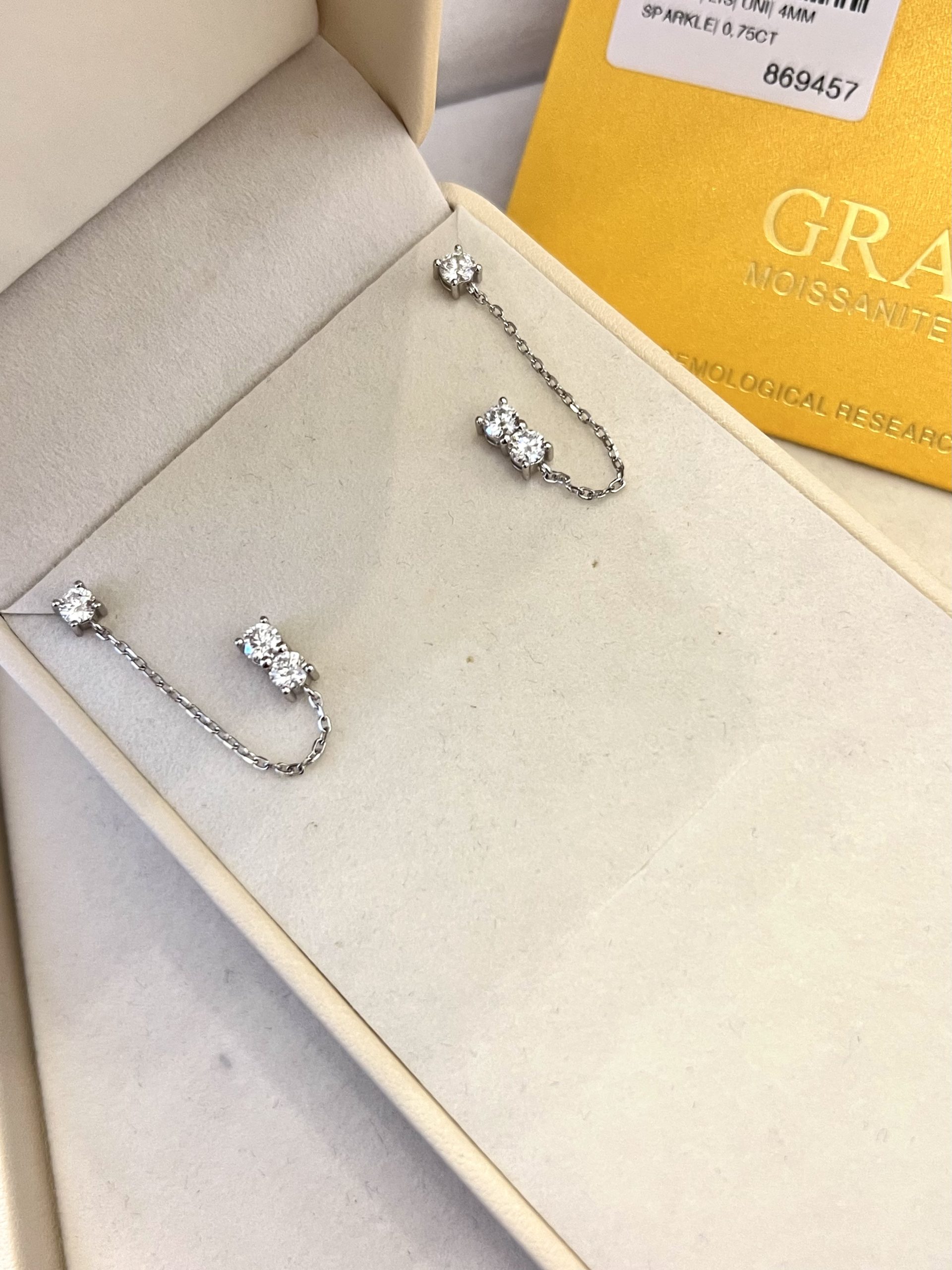 Brinco moissanite duplo corrente 4mm