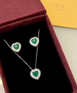 Conjunto coração esmeralda com moissanite