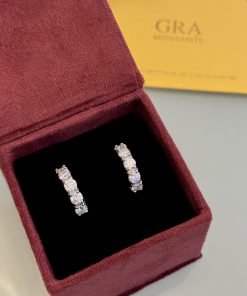 Brinco argola meia cravação moissanite 4MM