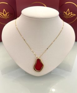 Colar orgânico vermelho